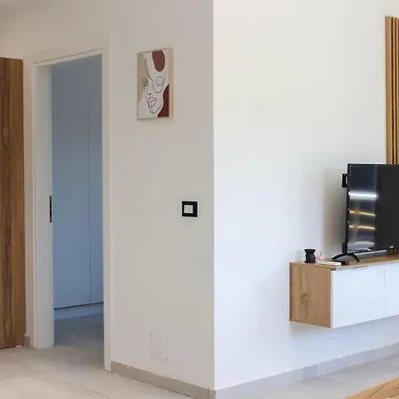Maro 1372 Apartment